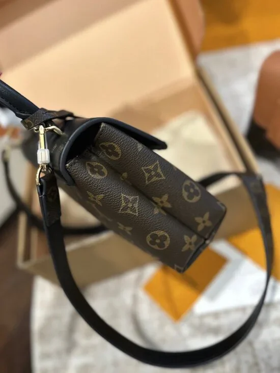 Luxury Top Handle Messenger Bag with Strap - Picture 4 of 9